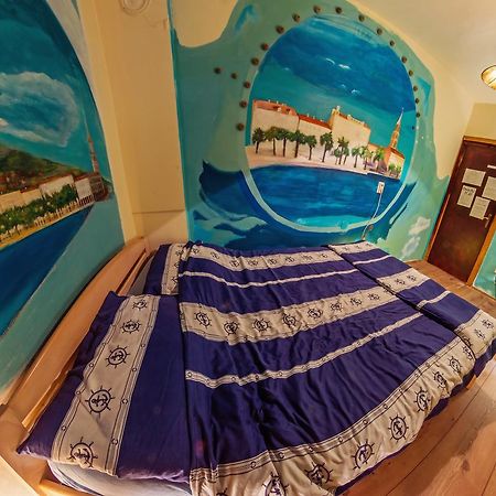 Hostel Mali Mrak Zagreb Buitenkant foto