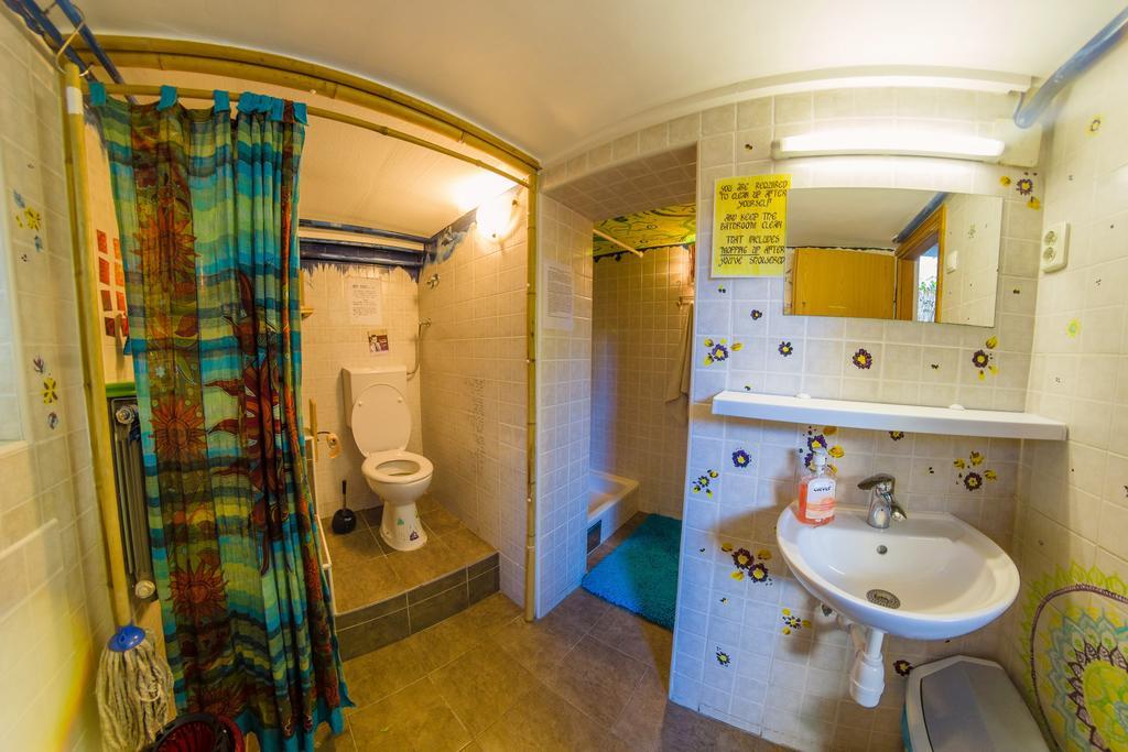 Hostel Mali Mrak Zagreb Buitenkant foto