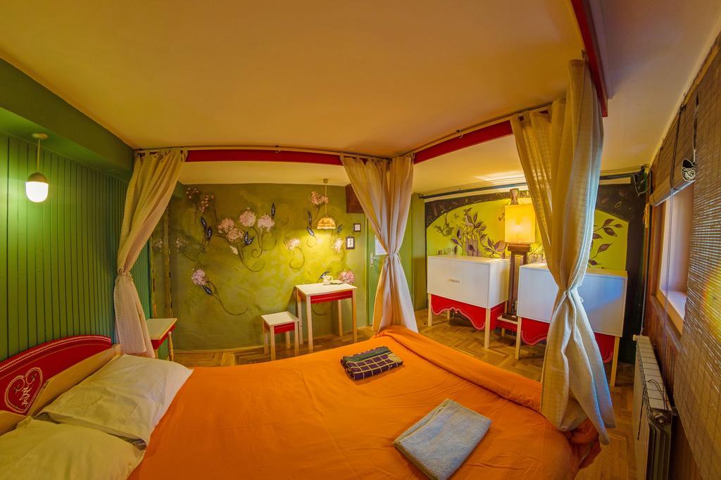 Hostel Mali Mrak Zagreb Buitenkant foto