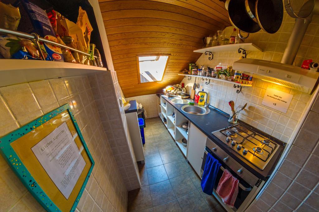 Hostel Mali Mrak Zagreb Buitenkant foto