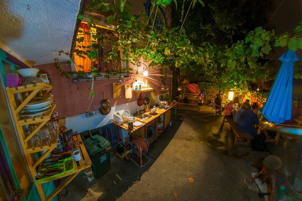 Hostel Mali Mrak Zagreb Buitenkant foto