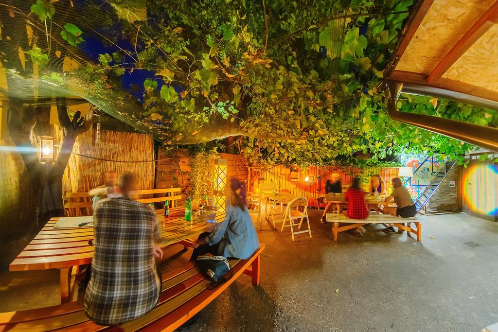 Hostel Mali Mrak Zagreb Buitenkant foto