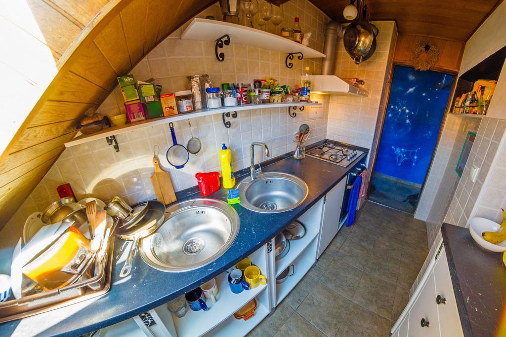 Hostel Mali Mrak Zagreb Buitenkant foto
