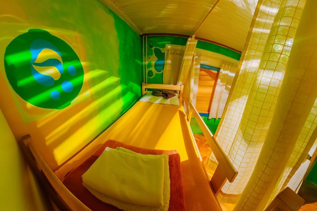 Hostel Mali Mrak Zagreb Buitenkant foto
