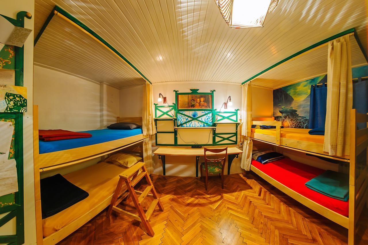 Hostel Mali Mrak Zagreb Buitenkant foto