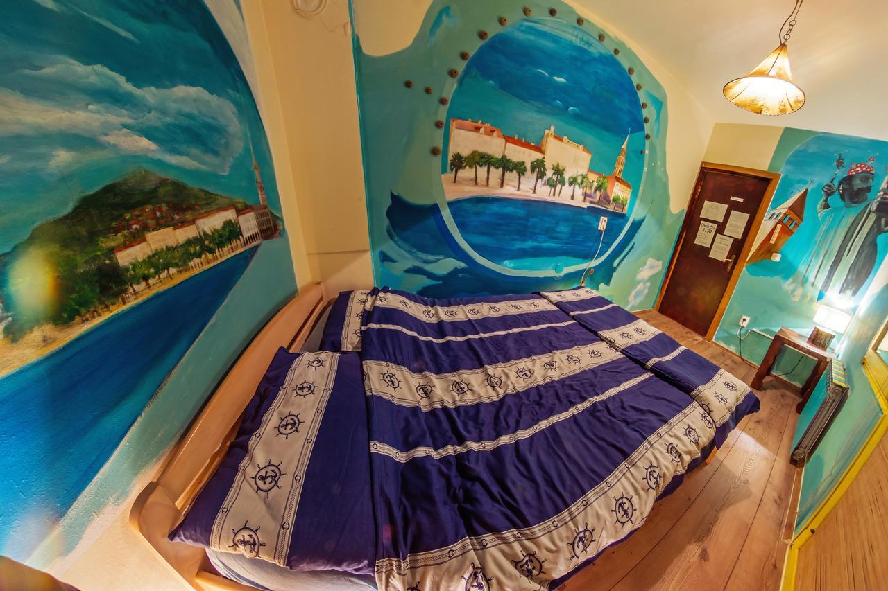 Hostel Mali Mrak Zagreb Buitenkant foto